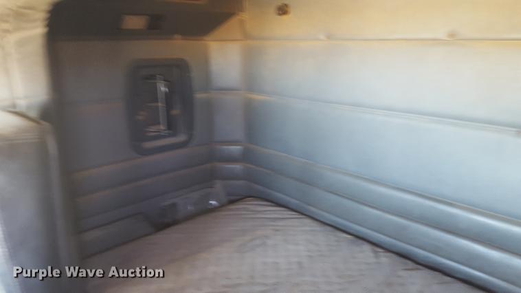 image for item BJ9795 2001 Peterbilt 378 semi truck