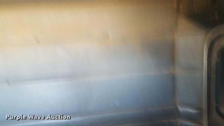 image for item BJ9795 2001 Peterbilt 378 semi truck