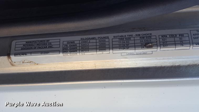 image for item BJ9795 2001 Peterbilt 378 semi truck