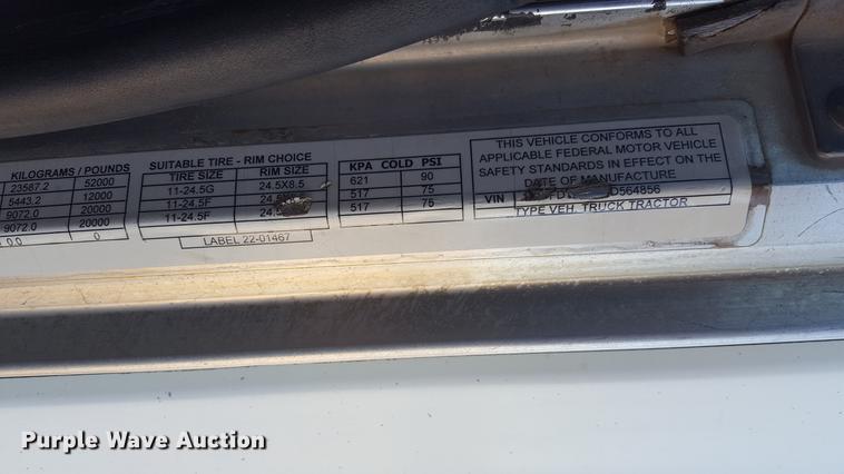 image for item BJ9795 2001 Peterbilt 378 semi truck