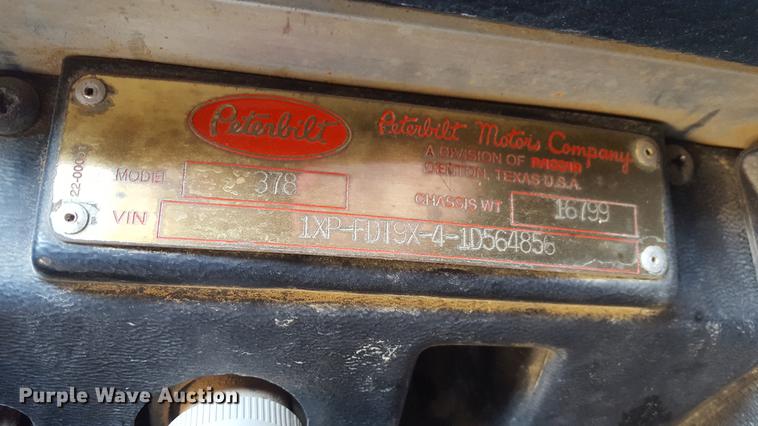 image for item BJ9795 2001 Peterbilt 378 semi truck