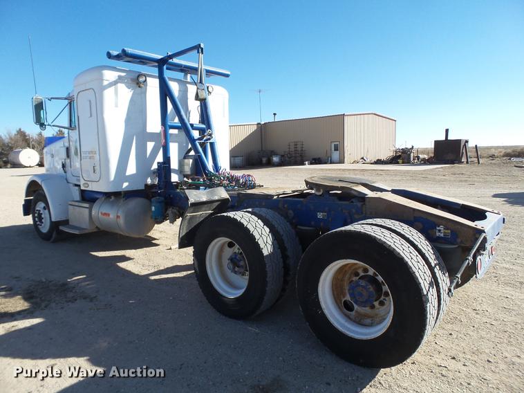 image for item BJ9800 2001 Peterbilt 378 semi truck
