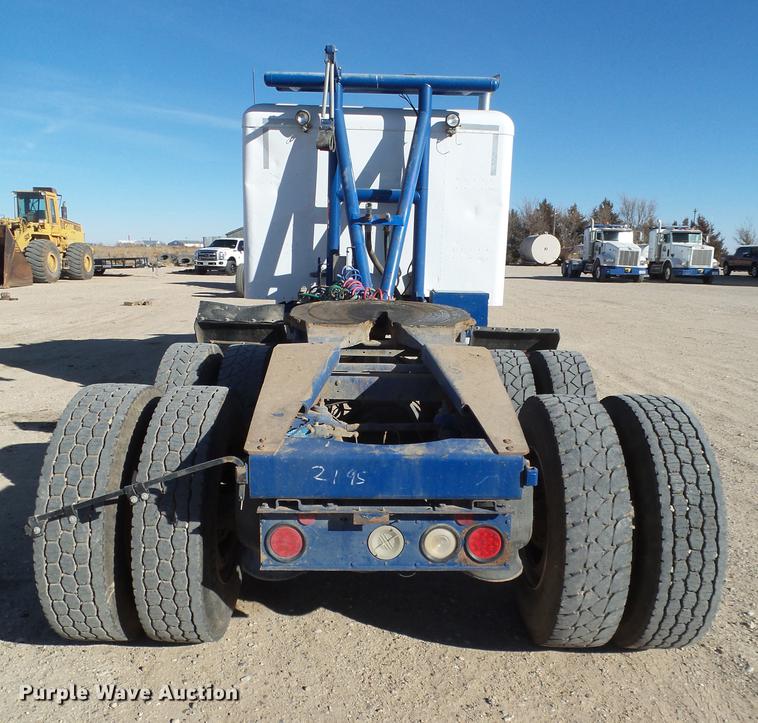 image for item BJ9800 2001 Peterbilt 378 semi truck