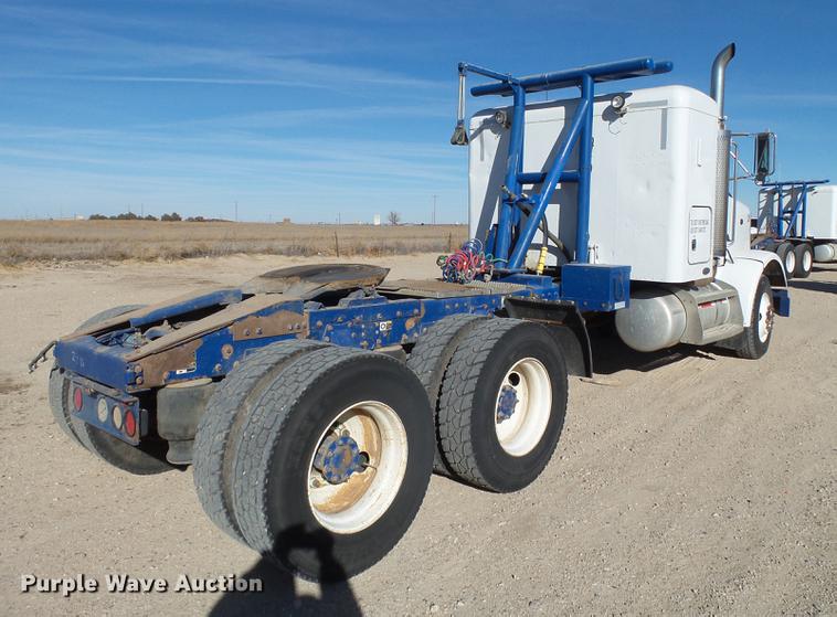 image for item BJ9800 2001 Peterbilt 378 semi truck