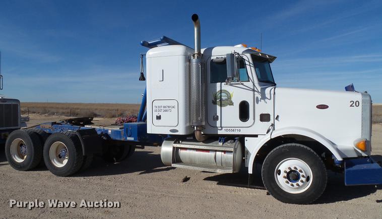 image for item BJ9800 2001 Peterbilt 378 semi truck