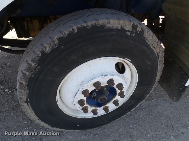 image for item BJ9800 2001 Peterbilt 378 semi truck