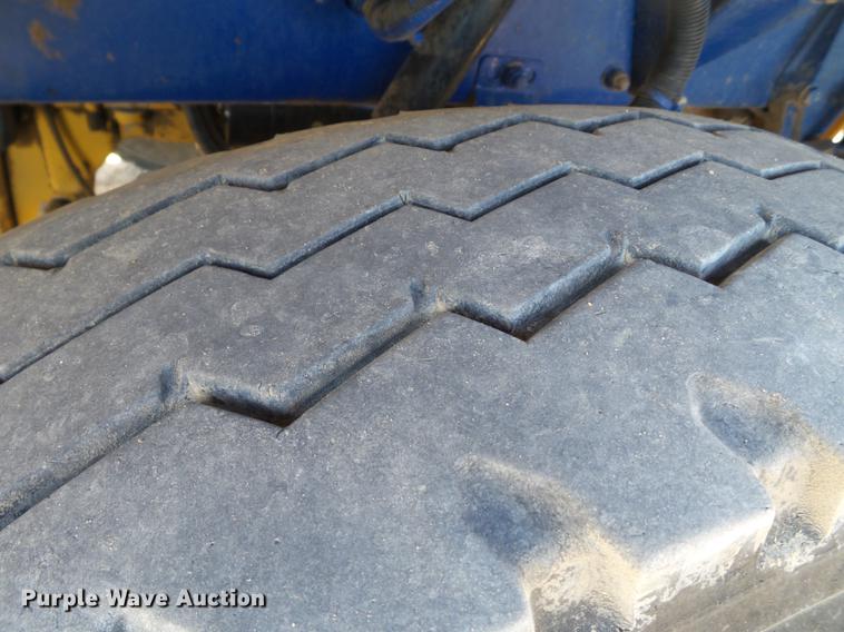 image for item BJ9800 2001 Peterbilt 378 semi truck