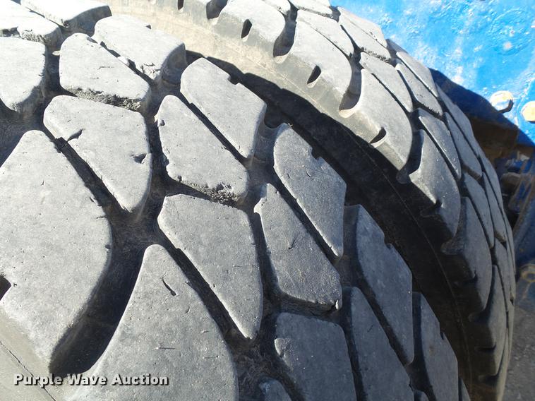 image for item BJ9800 2001 Peterbilt 378 semi truck