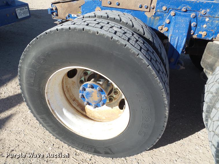 image for item BJ9800 2001 Peterbilt 378 semi truck