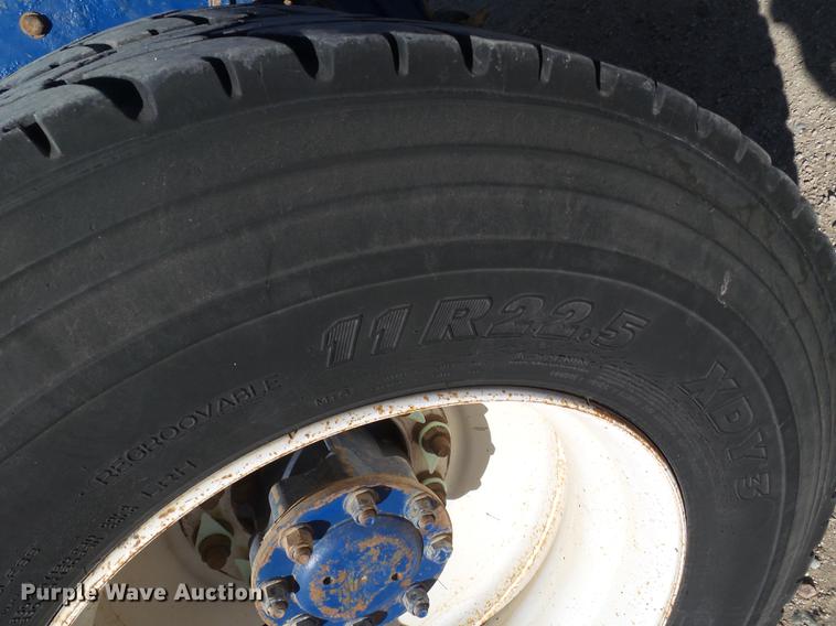 image for item BJ9800 2001 Peterbilt 378 semi truck