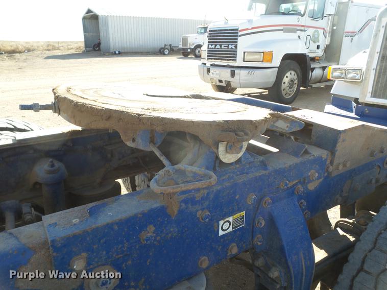 image for item BJ9800 2001 Peterbilt 378 semi truck