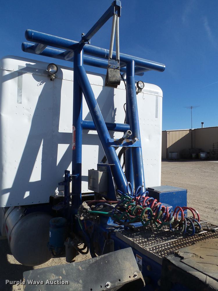 image for item BJ9800 2001 Peterbilt 378 semi truck