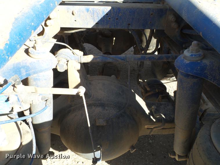 image for item BJ9800 2001 Peterbilt 378 semi truck