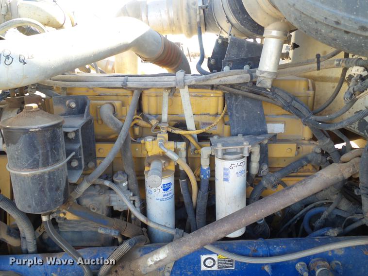 image for item BJ9800 2001 Peterbilt 378 semi truck