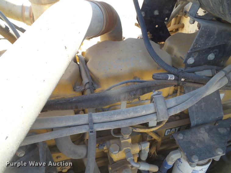 image for item BJ9800 2001 Peterbilt 378 semi truck