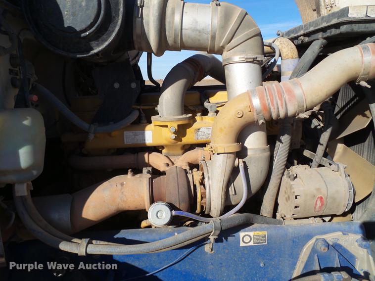 image for item BJ9800 2001 Peterbilt 378 semi truck