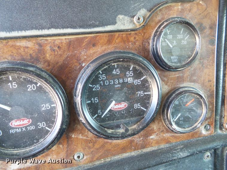 image for item BJ9800 2001 Peterbilt 378 semi truck