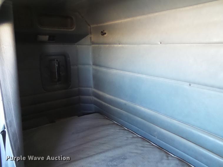 image for item BJ9800 2001 Peterbilt 378 semi truck