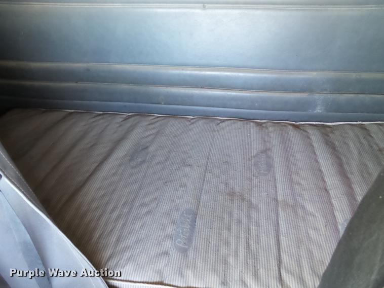 image for item BJ9800 2001 Peterbilt 378 semi truck