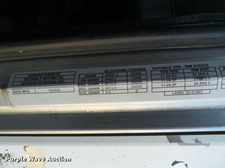 image for item BJ9800 2001 Peterbilt 378 semi truck