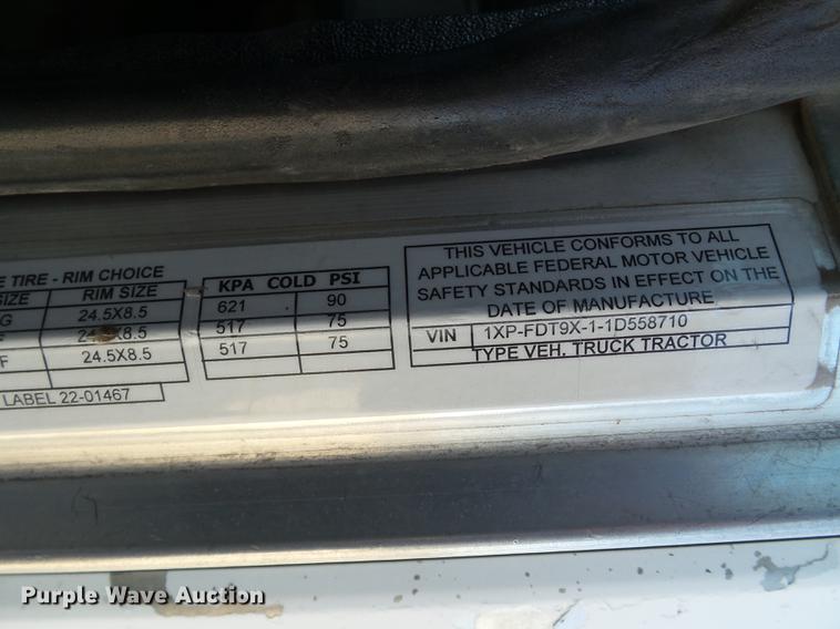 image for item BJ9800 2001 Peterbilt 378 semi truck