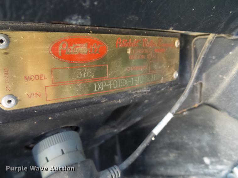 image for item BJ9800 2001 Peterbilt 378 semi truck