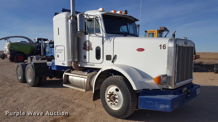image for item BJ9801 2001 Peterbilt 378 semi truck