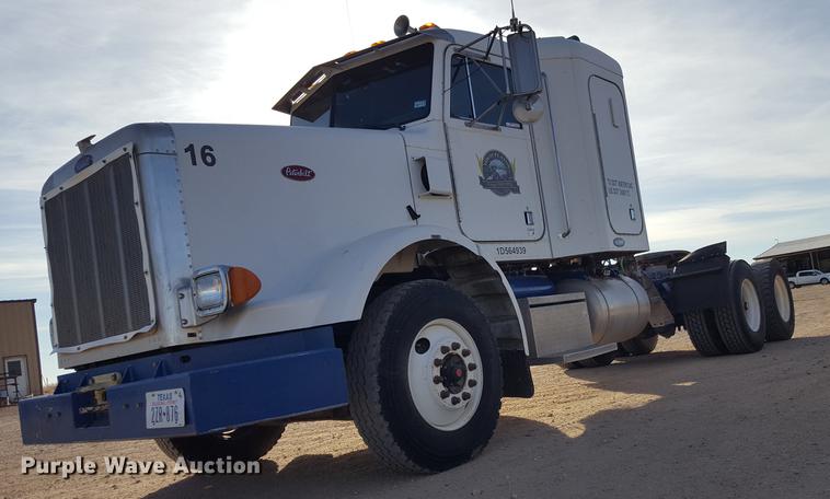 image for item BJ9801 2001 Peterbilt 378 semi truck
