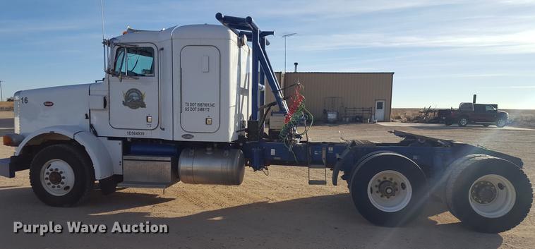 image for item BJ9801 2001 Peterbilt 378 semi truck