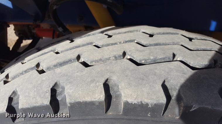 image for item BJ9801 2001 Peterbilt 378 semi truck