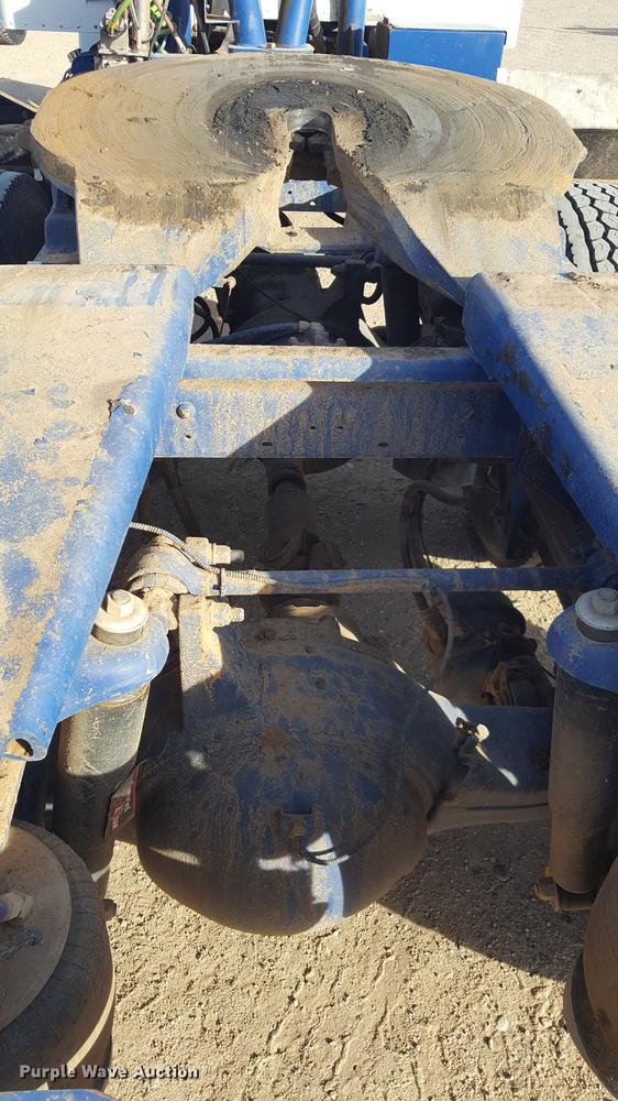 image for item BJ9801 2001 Peterbilt 378 semi truck