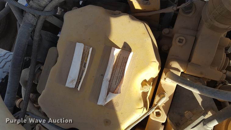 image for item BJ9801 2001 Peterbilt 378 semi truck