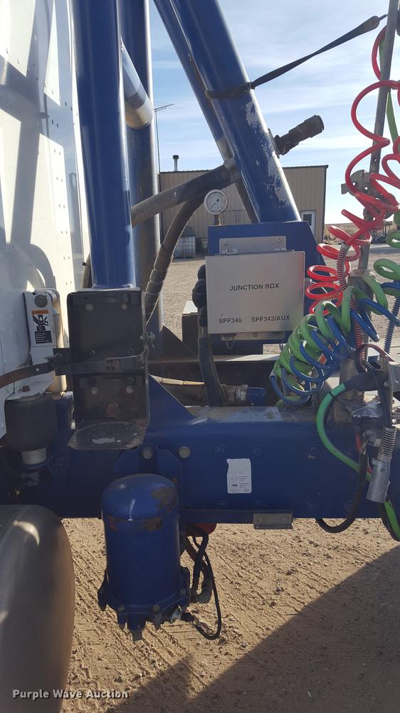 image for item BJ9801 2001 Peterbilt 378 semi truck