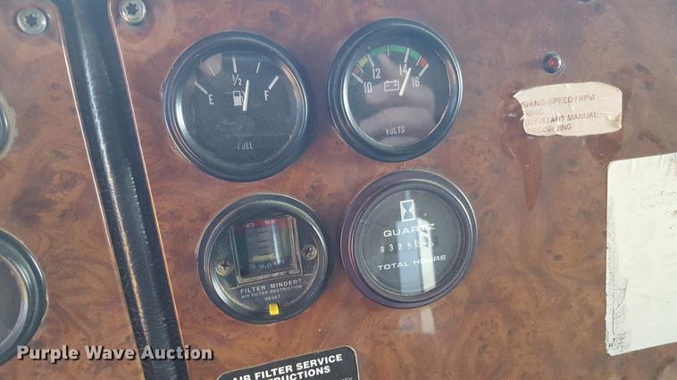 image for item BJ9801 2001 Peterbilt 378 semi truck