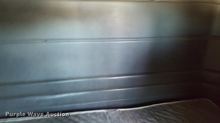 image for item BJ9801 2001 Peterbilt 378 semi truck