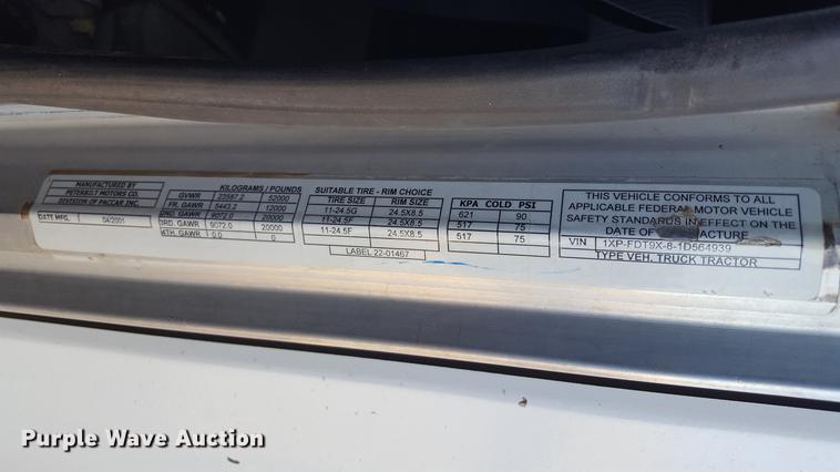 image for item BJ9801 2001 Peterbilt 378 semi truck