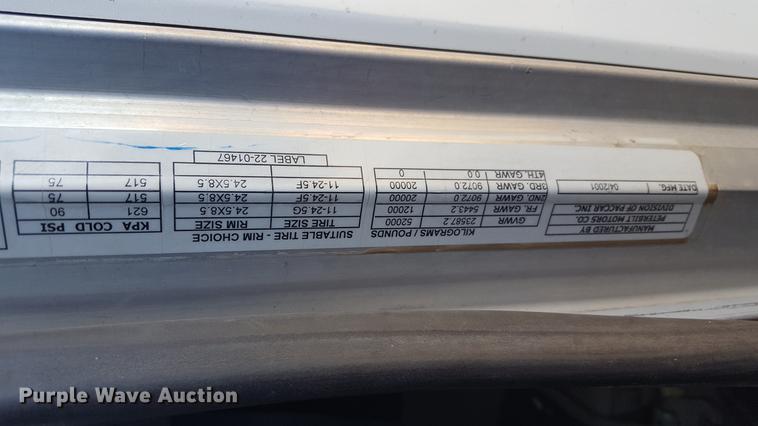 image for item BJ9801 2001 Peterbilt 378 semi truck