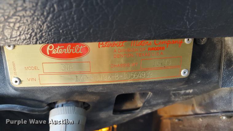 image for item BJ9801 2001 Peterbilt 378 semi truck