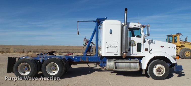 image for item BJ9802 2007 Peterbilt 378 semi truck