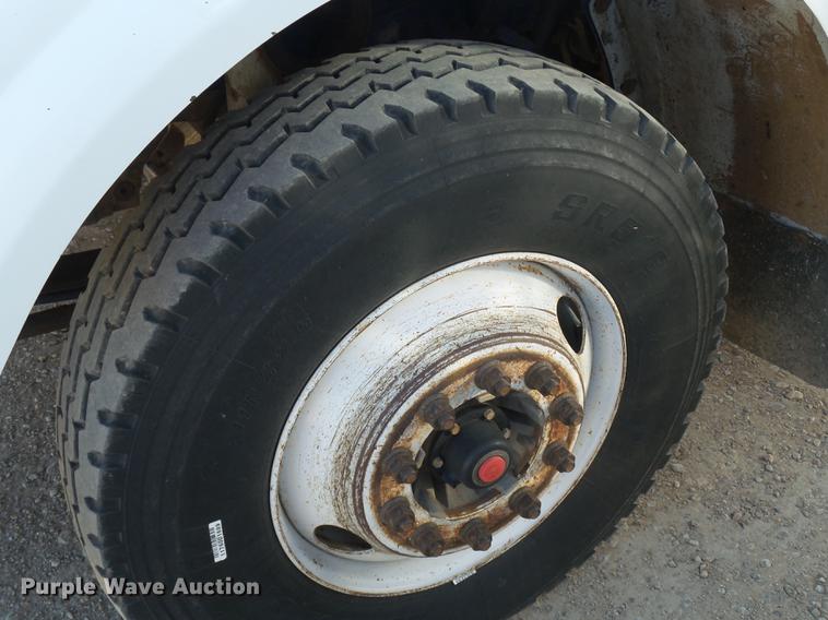 image for item BJ9802 2007 Peterbilt 378 semi truck