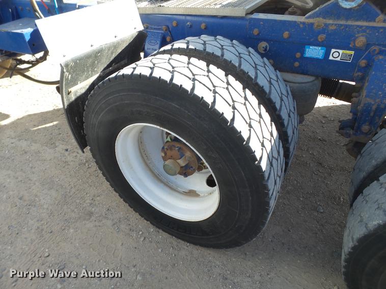 image for item BJ9802 2007 Peterbilt 378 semi truck