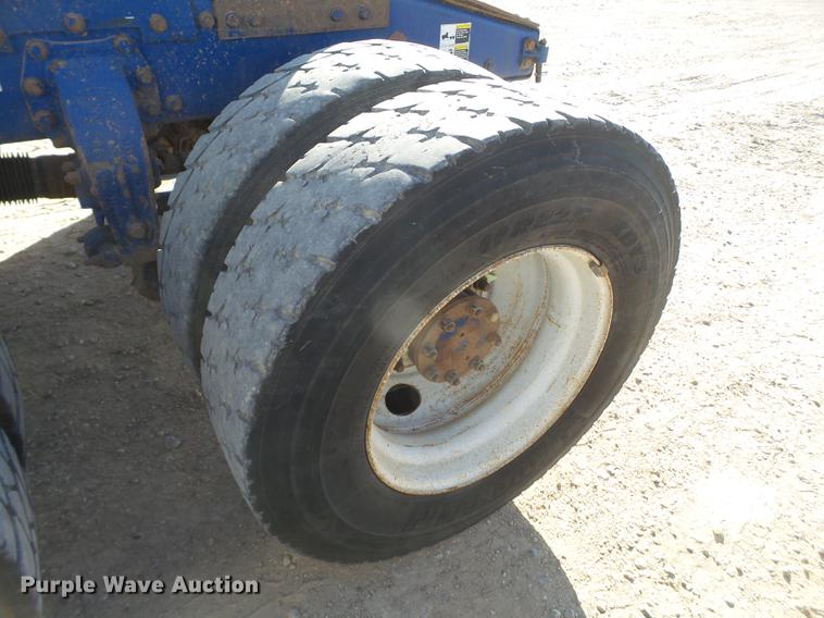 image for item BJ9802 2007 Peterbilt 378 semi truck