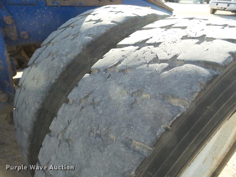 image for item BJ9802 2007 Peterbilt 378 semi truck