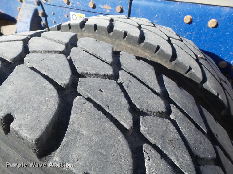 image for item BJ9802 2007 Peterbilt 378 semi truck