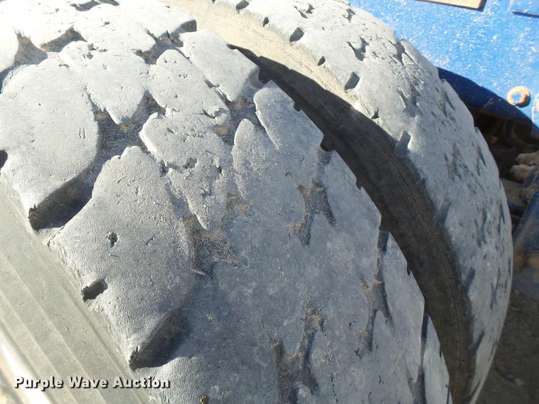 image for item BJ9802 2007 Peterbilt 378 semi truck