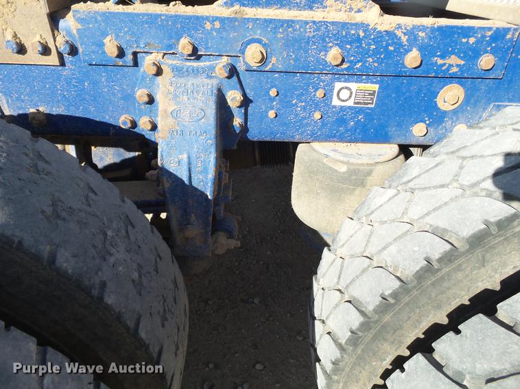 image for item BJ9802 2007 Peterbilt 378 semi truck