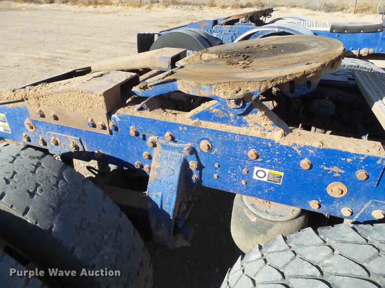 image for item BJ9802 2007 Peterbilt 378 semi truck