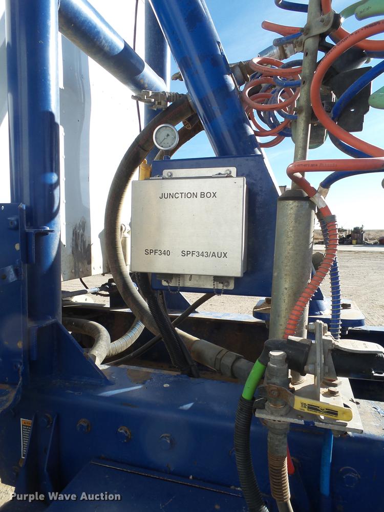 image for item BJ9802 2007 Peterbilt 378 semi truck