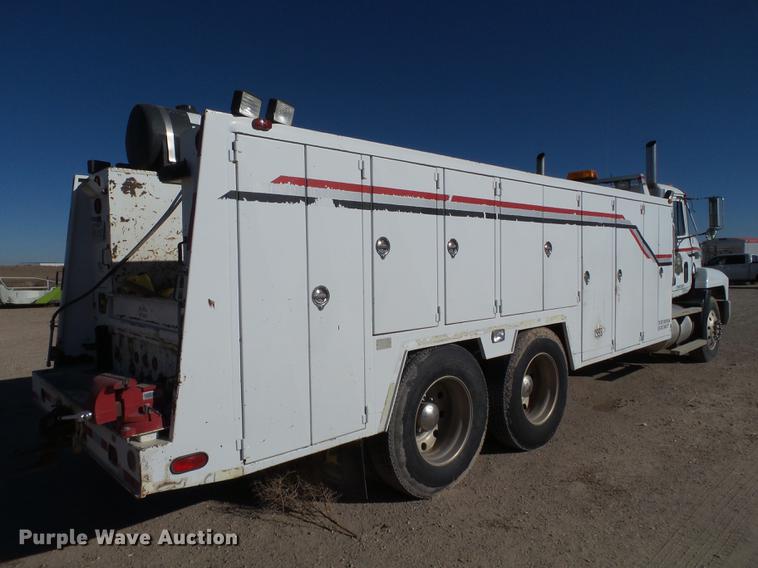 image for item BJ9804 1996 Mack CH613 service truck