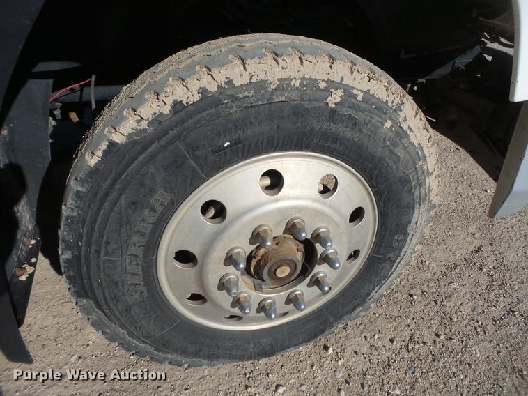 image for item BJ9804 1996 Mack CH613 service truck